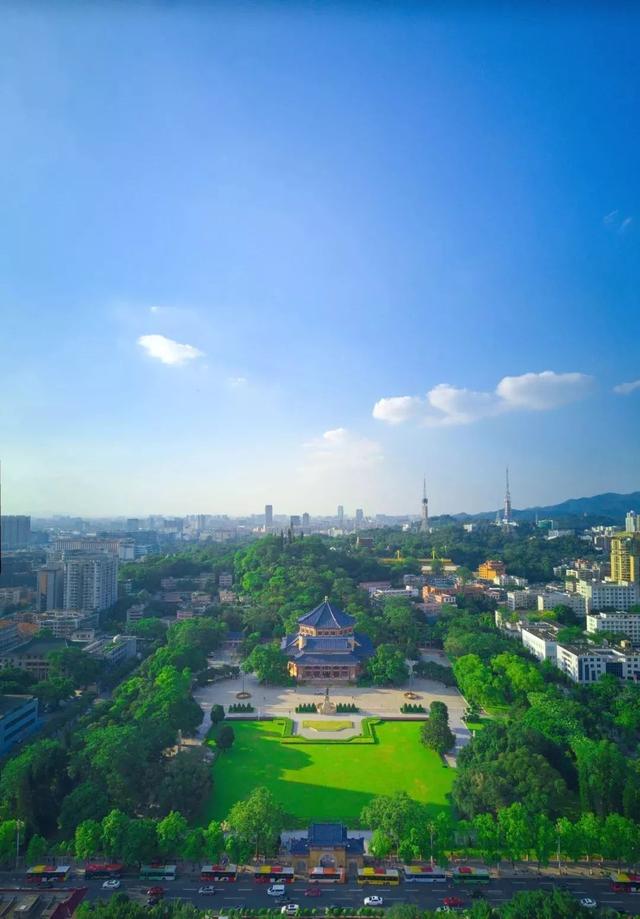 夏荷的花语是什么，越秀是什么颜色的？问花儿~