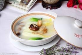 黄豆水有哪些功效，煮黄豆水喝有什么功效（降压排毒就吃它）