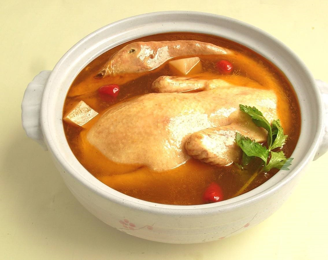 黄豆水有哪些功效，煮黄豆水喝有什么功效（降压排毒就吃它）