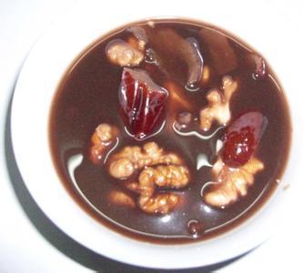 黄豆水有哪些功效，煮黄豆水喝有什么功效（降压排毒就吃它）