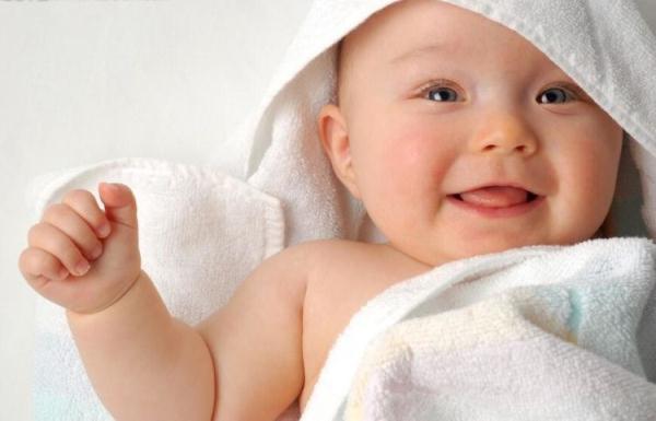 新生婴儿不睡觉是什么原因，刚出生的小孩不睡觉是什么原因（刚出生的宝宝总是哭）