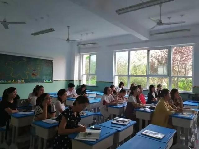 延安实验小学教研会，延安实验小学召开2019年秋季开学教学工作部署会议