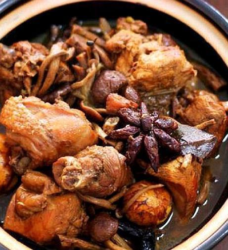 小鸡炖蘑菇用什么蘑菇才是最正宗，东北名菜小鸡炖蘑菇