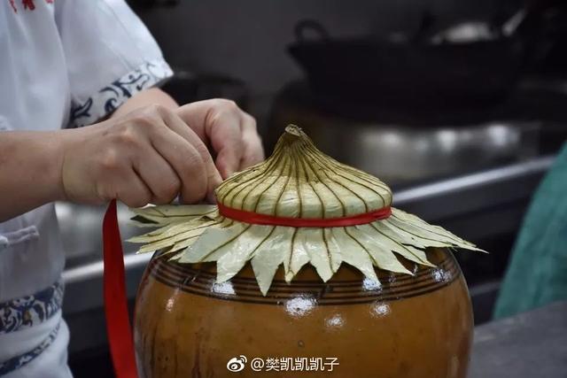 佛跳墙属于哪个菜系，佛跳墙是哪个菜系（酒坛里慢煨的非遗美食）