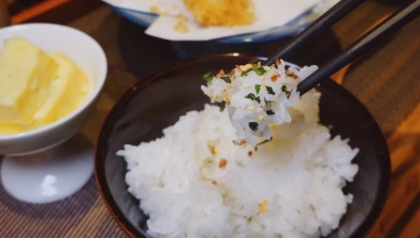 米饭怎么蒸才好吃，如何做蒸米饭又软又好吃（蒸米饭总是不香怎么办）