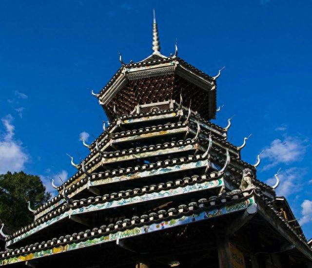 马田鼓楼：不用钉铆，没有木楔，却高近十九米