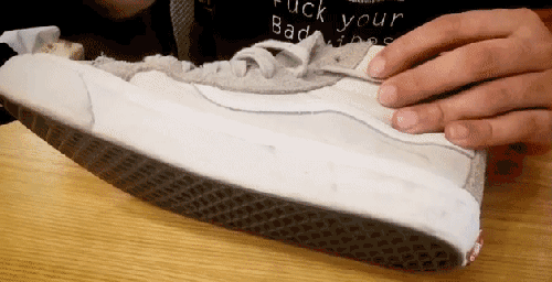 小白鞋清洗剂怎么用，Sneaker必备（小白鞋清洗剂的使用方法）