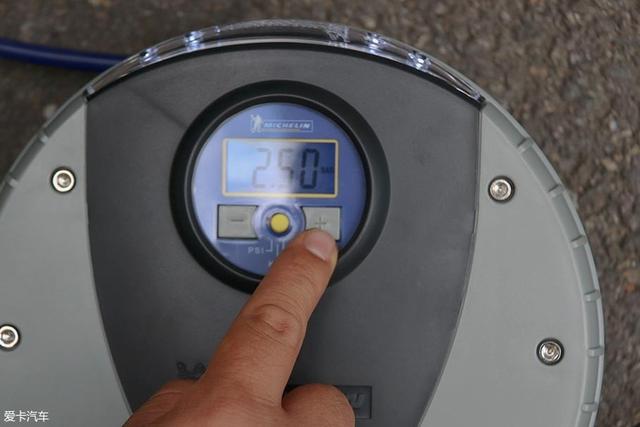 70迈的速度等于每小时多少公里，70迈的速度等于每小时多少公里每秒（固特异、米其林、70迈三款车载充气泵横评）