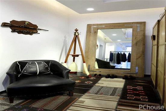 镜子可以对着门吗，镜子对着门有什么忌讳如何化解（镜子可以对着门吗）