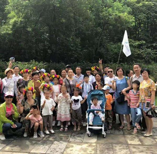 麦当劳称肯德基里的圣代叫什么，圣代冰淇淋是麦当劳还是肯德基（那些害怕被喊“妈妈”的母亲们）