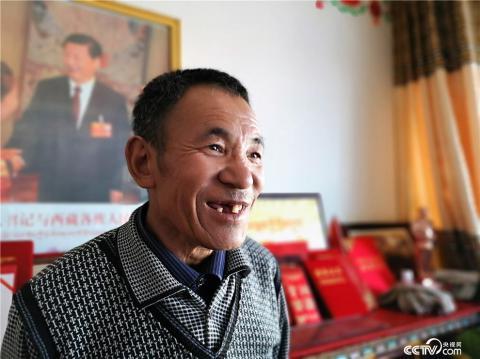 北京的金山上光芒照四方，北京的金山上光芒照四方什么歌（照亮三代牧民守边路）