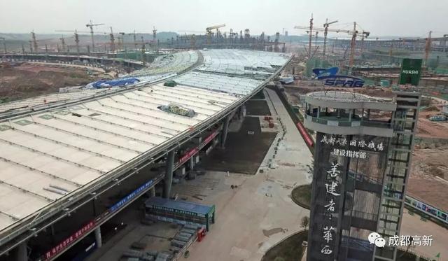 天府国际机场t2航站楼结构图，成都天府国际机场T2航站楼主体封顶