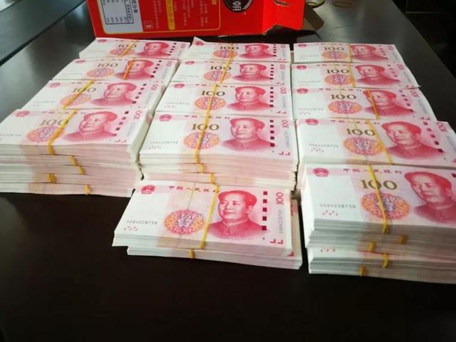 梦见收了假钱，梦见收了假钱后报警（路桥公安再破66万假币大案）