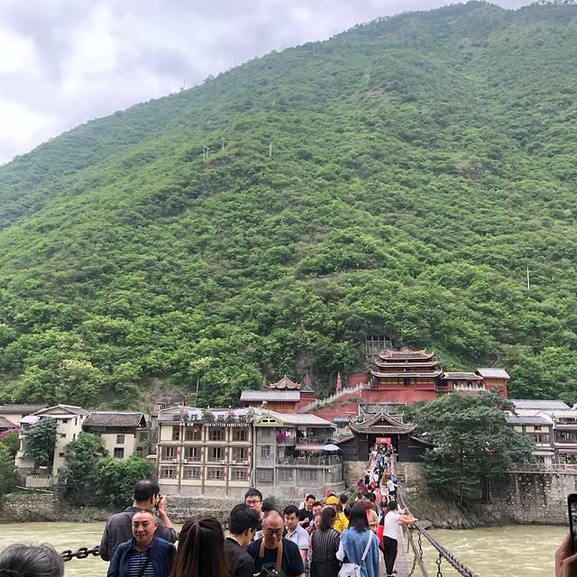 稻城在哪，四川稻城亚丁几月份去合适（你是人间值得-稻城亚丁）