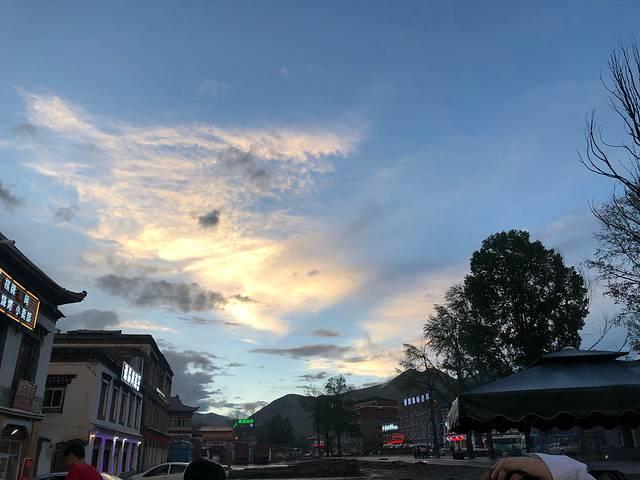 稻城在哪，四川稻城亚丁几月份去合适（你是人间值得-稻城亚丁）