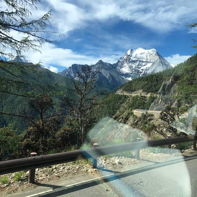 稻城在哪，四川稻城亚丁几月份去合适（你是人间值得-稻城亚丁）