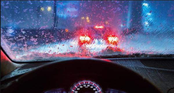 汽车防雾好的方法，汽车防雾剂有用吗（车窗起雾无需开暖风）