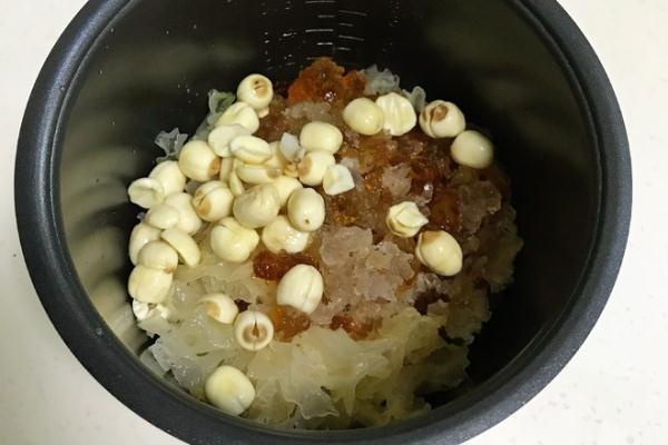女性最佳护肤养颜方法，女人怎样护肤养颜（9月光喝水可不行）