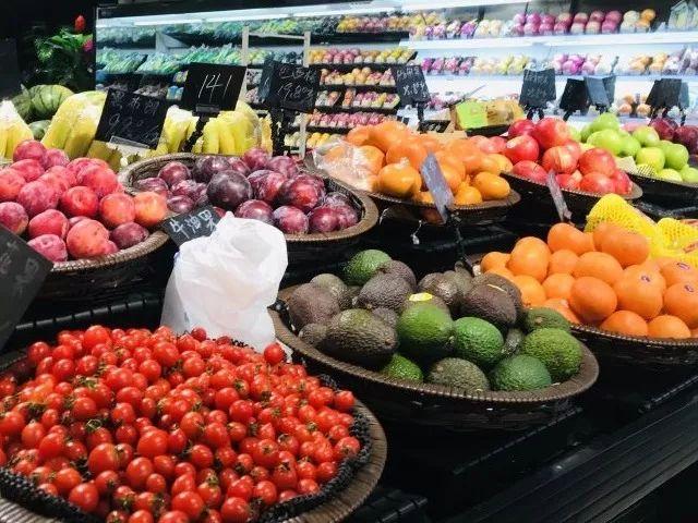 乐斯菲斯羽绒服价格，乐斯菲斯冲锋衣多少钱（青岛麦凯乐13周年庆）