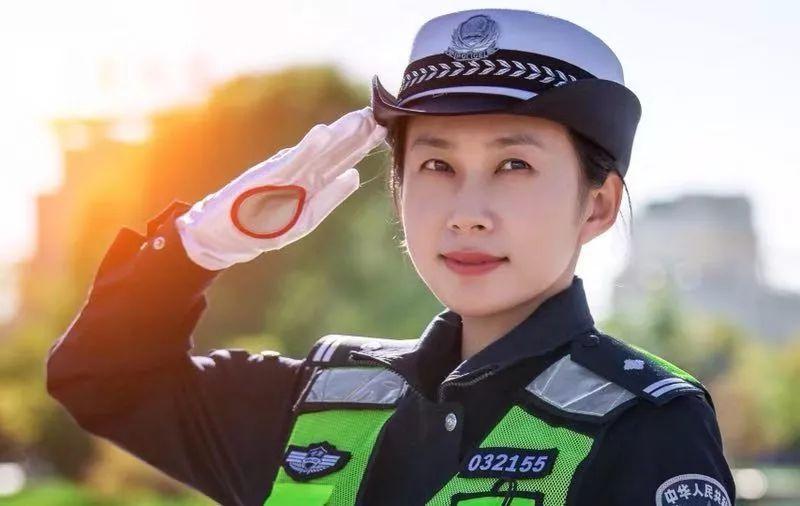 交警是公务员吗(考警察需要什么条件)