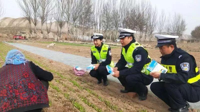交警是公务员吗(考警察需要什么条件)