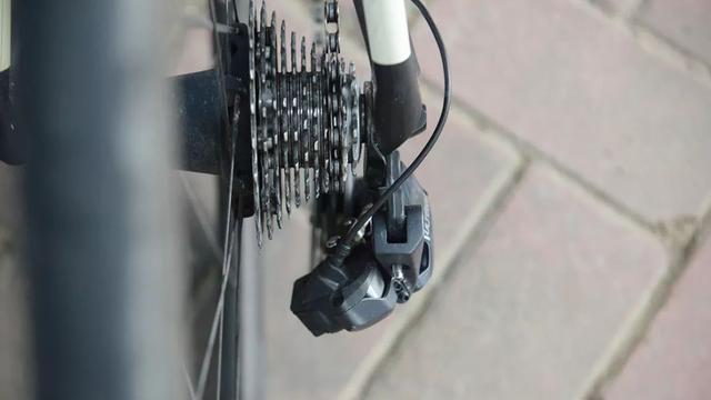 教你如何快速的给自行车更换新链条，自行车链条什么时候需要更换（圈刹、碟刹前后轮拆卸与安装）