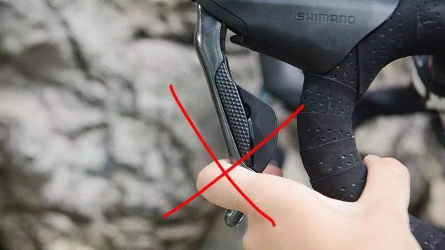 教你如何快速的给自行车更换新链条，自行车链条什么时候需要更换（圈刹、碟刹前后轮拆卸与安装）