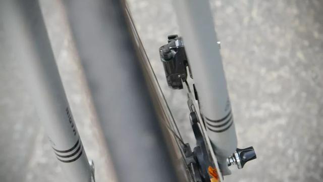 教你如何快速的给自行车更换新链条，自行车链条什么时候需要更换（圈刹、碟刹前后轮拆卸与安装）