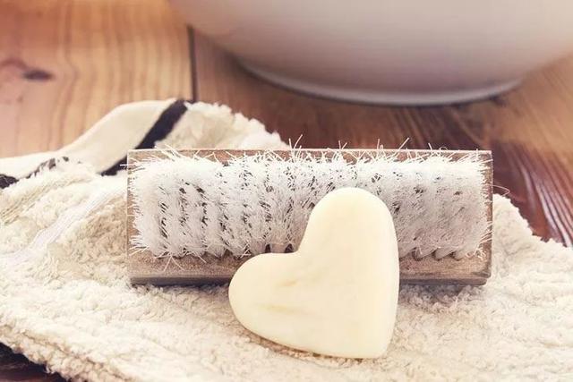 勒脚，女人的真/假精致，看她的脚（勒脚怎么读）