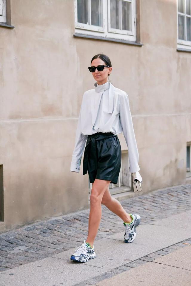 勒脚，女人的真/假精致，看她的脚（勒脚怎么读）