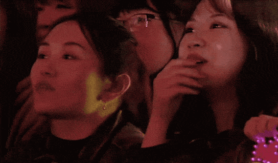 饭圈女孩什么意思，饭圈女孩是什么意思（控评、轮博、毒唯⋯⋯饭圈女孩的世界不是想进就进）