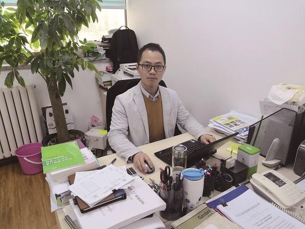 玻璃瓶是可回收吗，玻璃瓶是可回收吗为什么（专家建议玻璃瓶强制回收应立法）