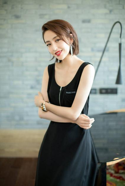 佟丽娅资料，她的身段舞姿成全场焦点（佟莉娅个人资料简介）