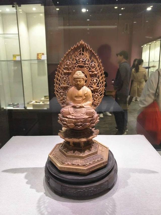 肥城桃有哪几个优良品系 ，肥城桃品种有哪些（肥城桃采摘之行）