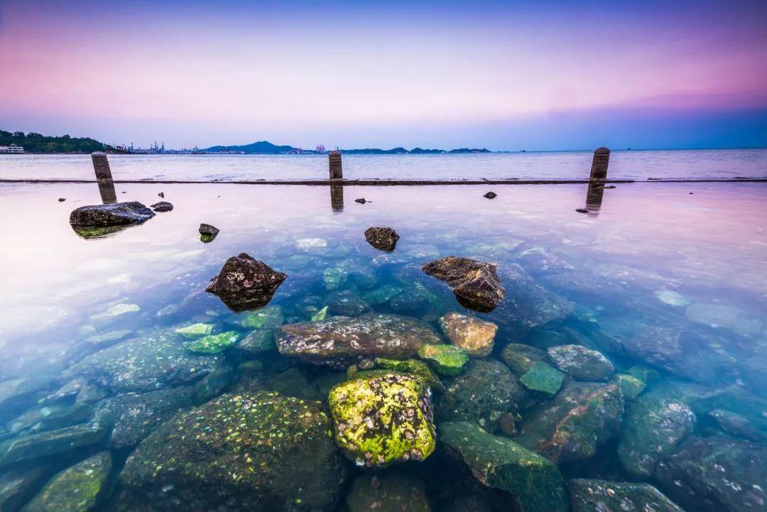 上現蜃景(左)和下現蜃景(右)原理示意.圖/《海錯圖筆記·叄》