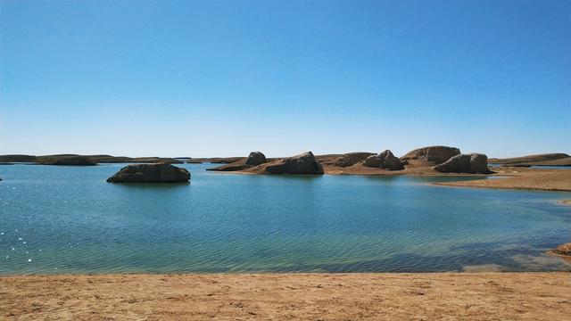 什么是雅丹地貌，雅丹魔鬼城景点介绍（雅丹地貌——柴达木腹地的“水上魔鬼城”）
