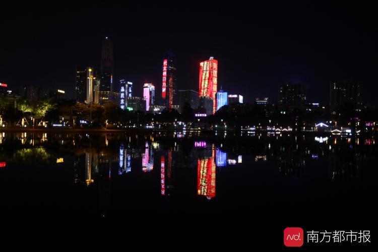 东莞市广告公司（东莞地标建筑物广告位昨晚都在刷这些人的名字）