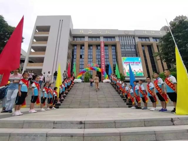 攀枝花十二中是什么学校，攀枝花十二中是什么学校的简称（这所学校高质量发展）