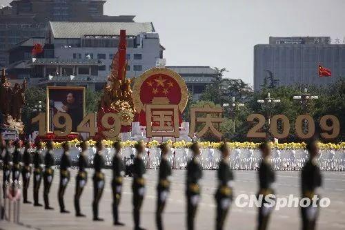 建国60周年阅兵式，宁夏四十大庆的具体时间是哪天（每个瞬间都是国人记忆中的经典）