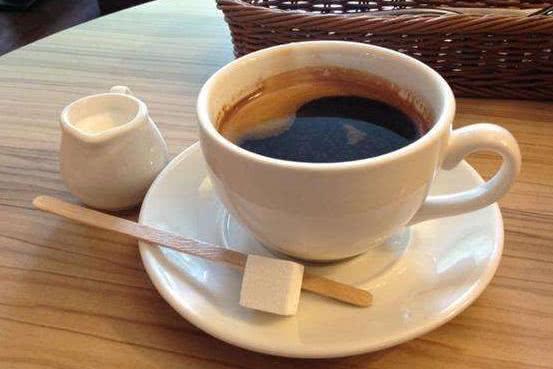 孕妇可以吃辣条吗早期，怀孕初期可以吃辣条吗（孕妇因没管住嘴险流产）