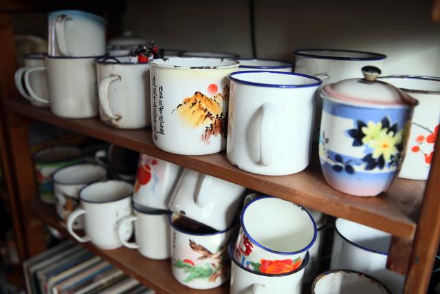 舀水的工具叫什么，舀水的东西是什么（家居物件有故事│搪瓷盆、搓衣板……点缀年代的记忆）