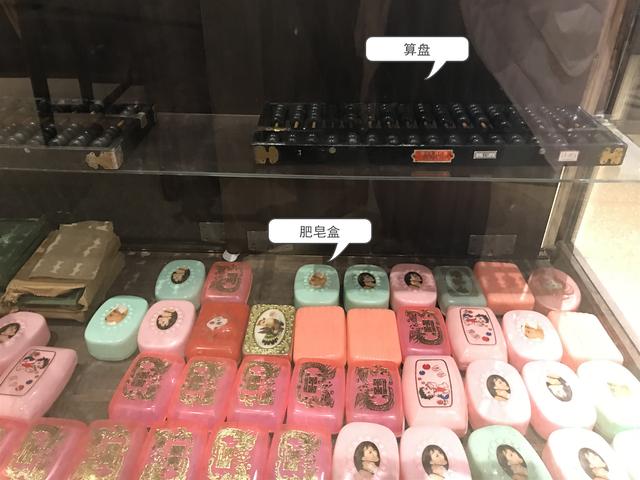 舀水的工具叫什么，舀水的东西是什么（家居物件有故事│搪瓷盆、搓衣板……点缀年代的记忆）