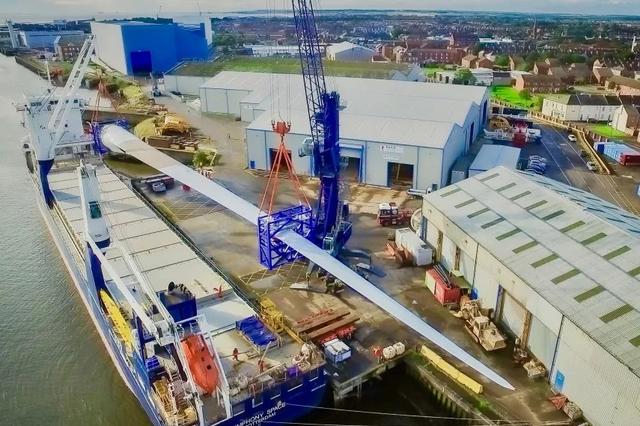 风力发电机风叶多少米，最大的风力发电机风叶有多长（风机的叶片有那么长长长长长...工程师都是怎么制造出来的）