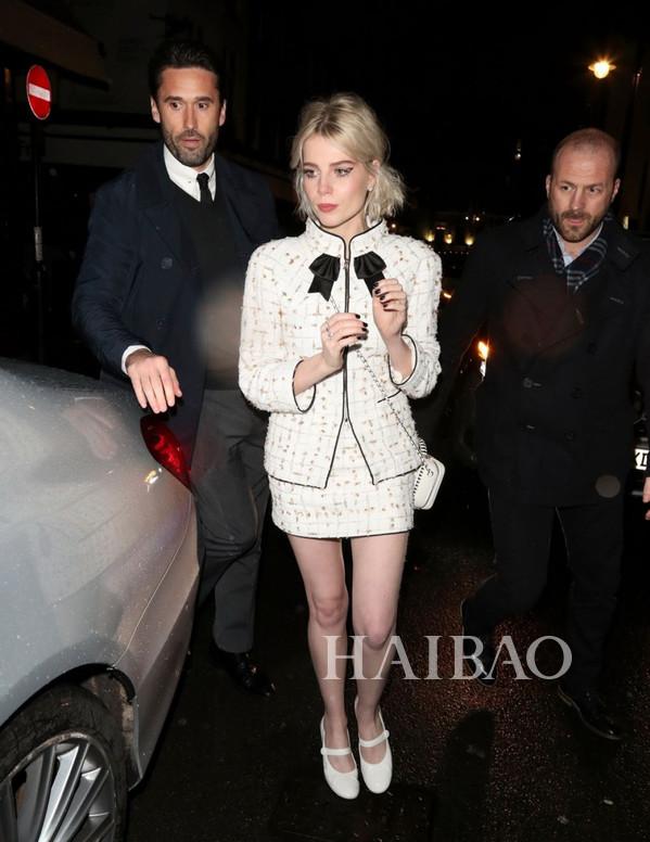 露西儿，白雪公主和七个小矮人的什么故事（我以后改追她的街拍了）