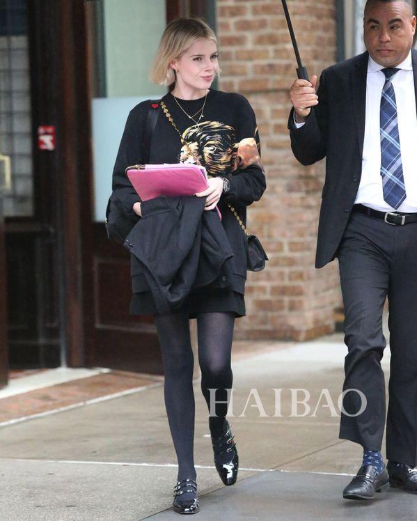 露西儿，白雪公主和七个小矮人的什么故事（我以后改追她的街拍了）