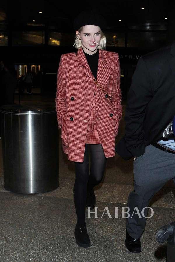 露西儿，白雪公主和七个小矮人的什么故事（我以后改追她的街拍了）