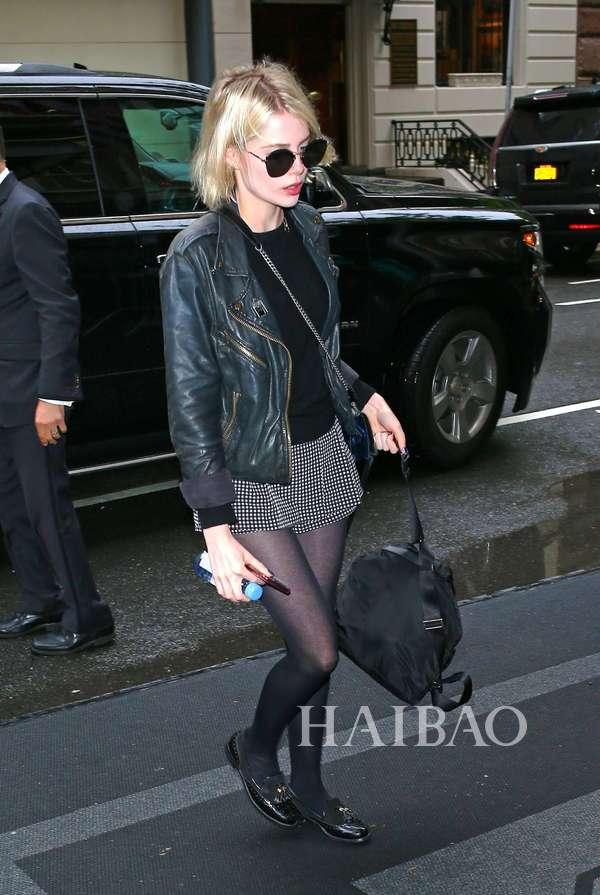 露西儿，白雪公主和七个小矮人的什么故事（我以后改追她的街拍了）