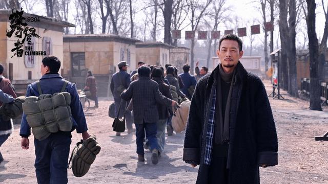 电影攀登者剧情介绍，攀登者电影情节（我差点错过这么好这么饱满的一部大片）