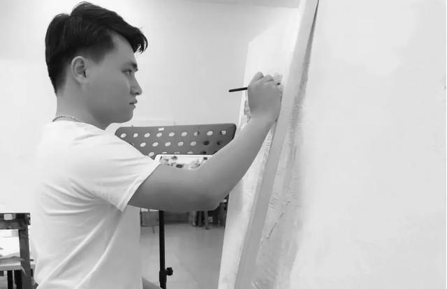 第五届全国美术展漆画作品，入选全国美术作品展……