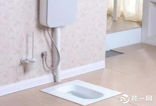 蹲便器水箱安装，坐便器的分类排污方式（卫生间蹲便器安装了解一下）